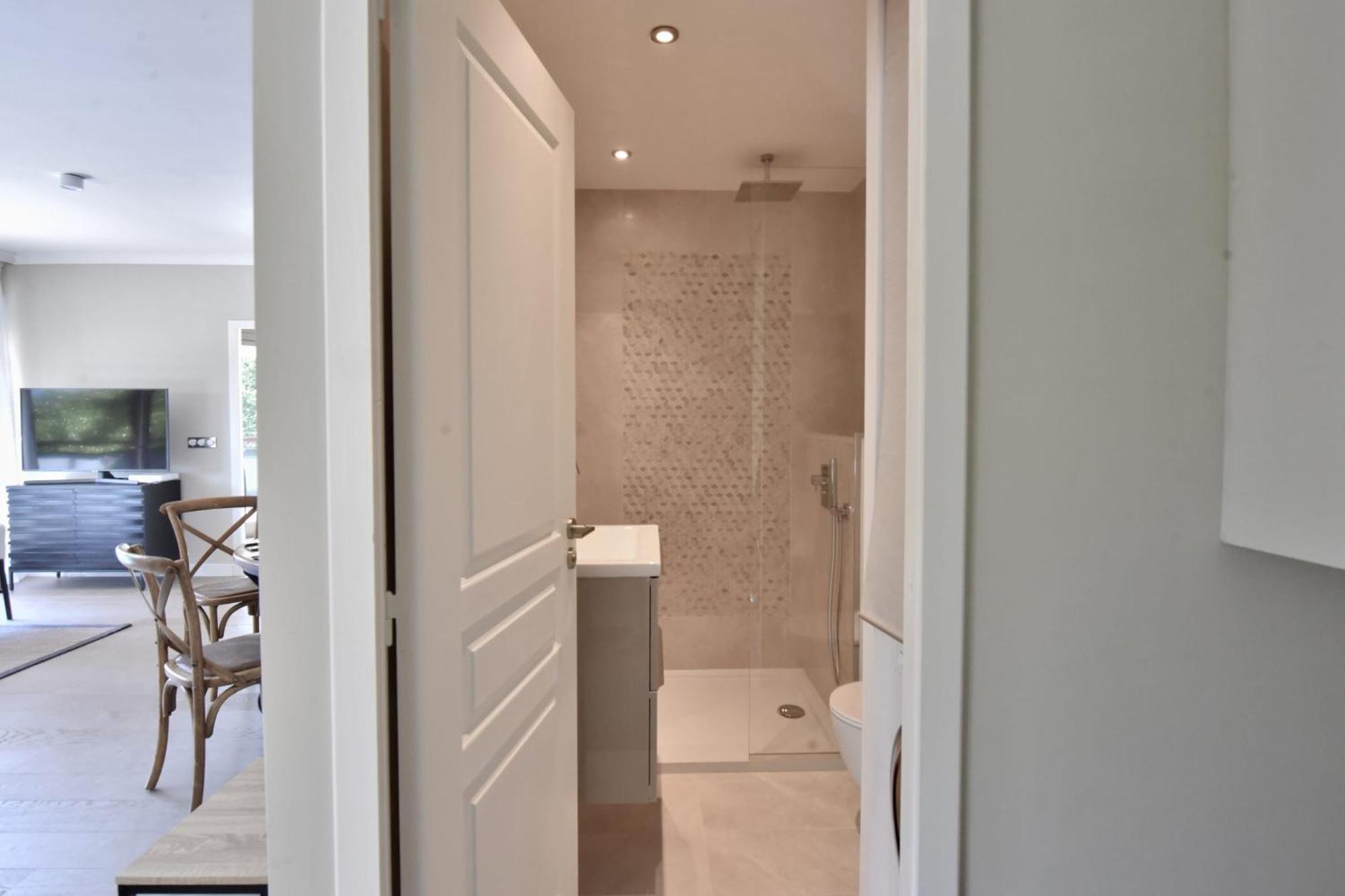 Cannes - 2-Br Flat 15-Min Walk To The Beaches Esterno foto