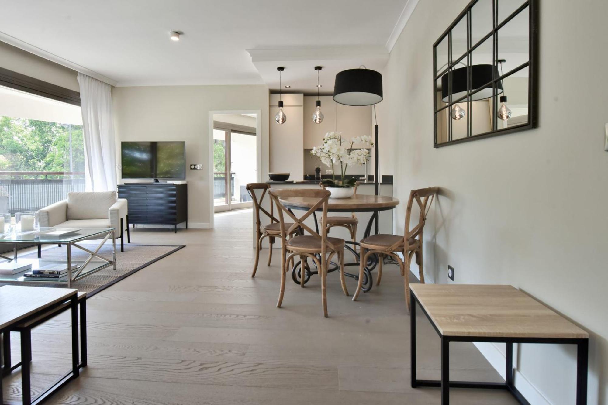 Cannes - 2-Br Flat 15-Min Walk To The Beaches Esterno foto